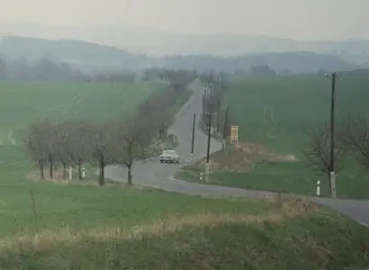 Vesničko má středisková / My Sweet Little Village (1985)