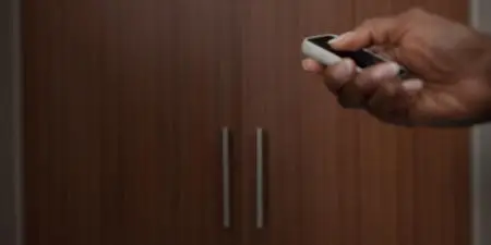 Circuit Breakers S01E03