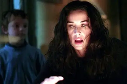 (Thriller) HALF LIGHT (DVDrip]