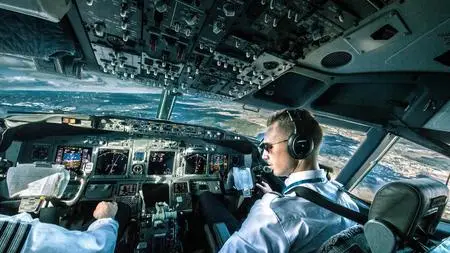 Aviation: How to become a Commercial Pilot