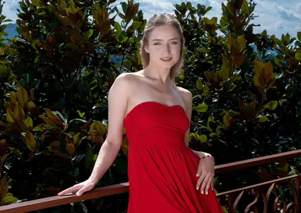 Eve Lunny - Presenting Eve Lunny