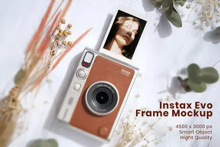 EE - Camera Polaroid Frame Mockup X5U3E9C