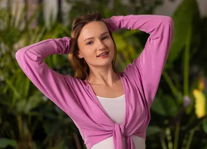 Olivia Westsun - Twist Tease