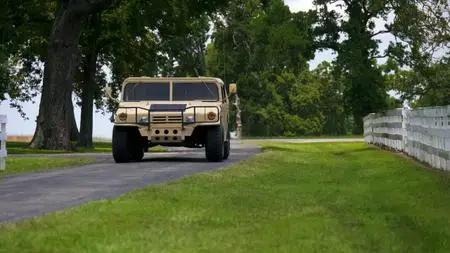 Chuck Norris's Epic Guide to Military Vehicles (2019)