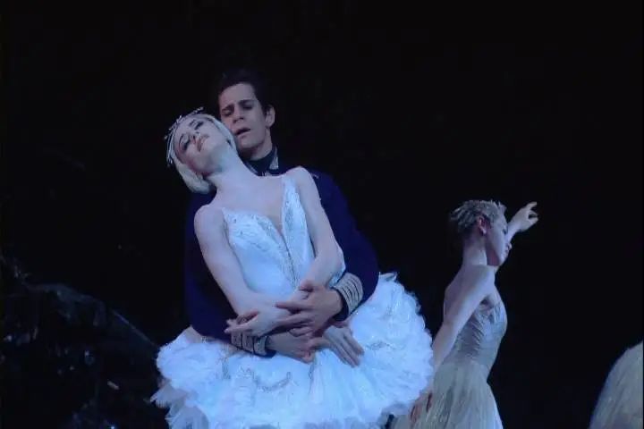 Valeriy Ovsyanikov, Orchestra of the Royal Opera House, Marianela Nunez, Thiago Soares - Tchaikovsky: Swan lake (2009)