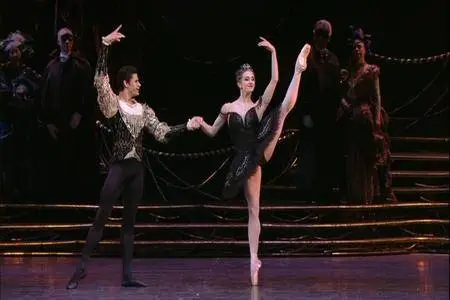 Valeriy Ovsyanikov, Orchestra of the Royal Opera House, Marianela Nunez, Thiago Soares - Tchaikovsky: Swan lake (2009)
