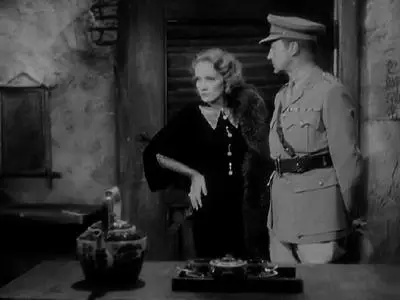 Shanghai Express (1932) [Criterion Collection]