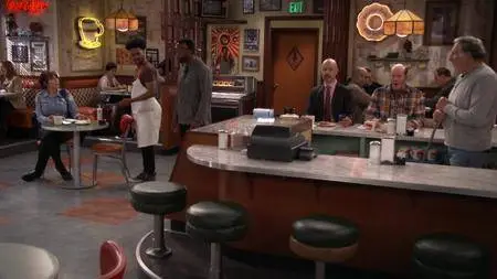 Superior Donuts S02E02