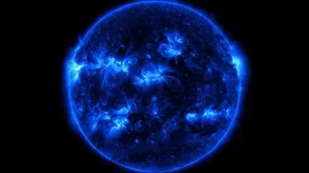 NASA - Thermonuclear Art: The Sun in 4K (2015)
