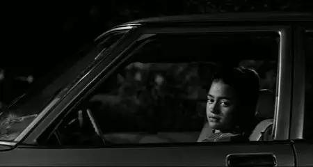 Taika Waititi - Two cars one night (2003)
