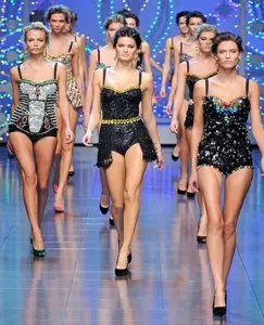 Dolce & Gabbana Women's Spring/Summer 2012 Fashion Show