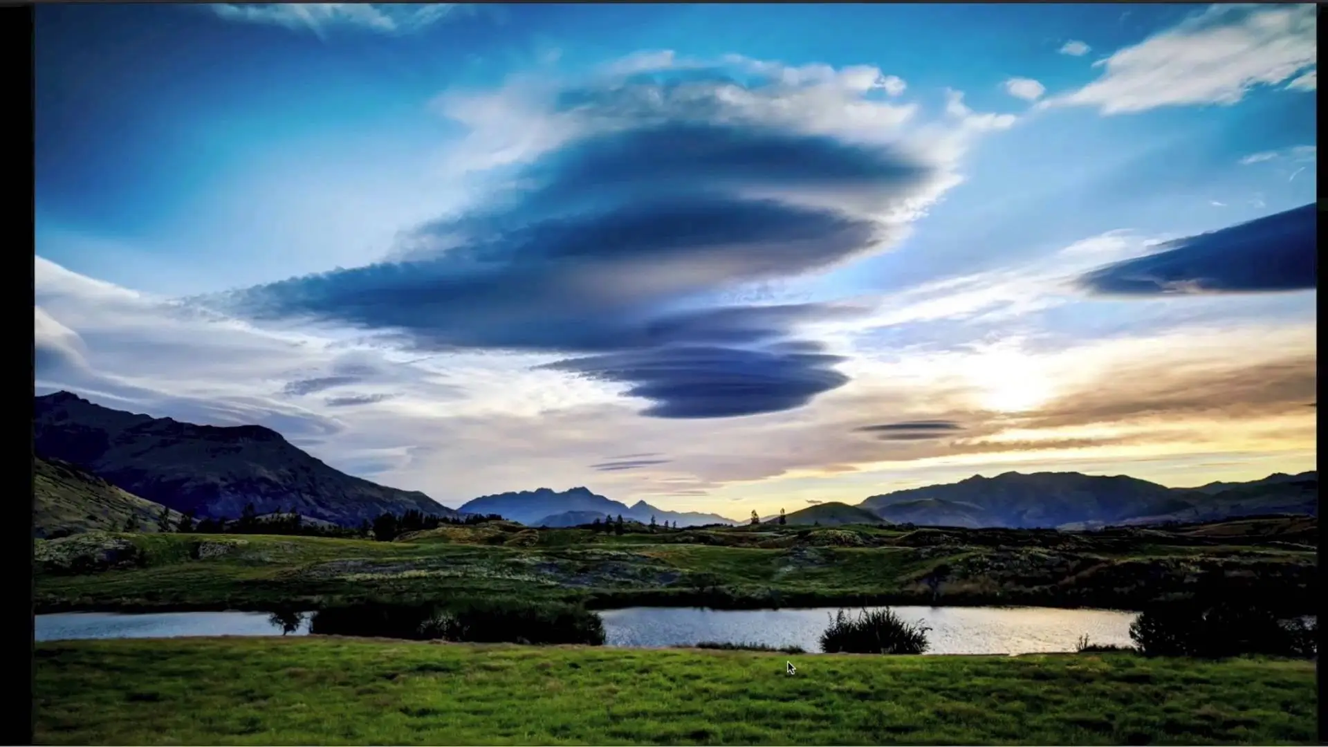 Лентикулярные облака новая Зеландия