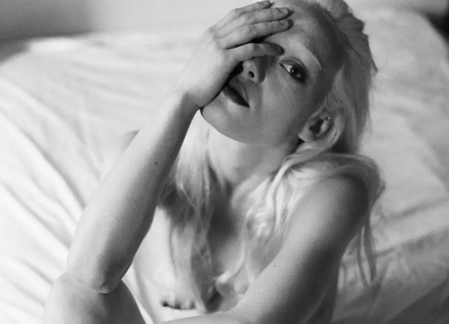 Alexandra Van Zant by Roeg Cohen