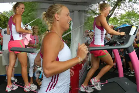 Caroline Wozniacki - Cybex Pink Ribbon Run at 2011 New Haven Open