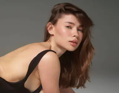 Anna L - Pussy Power