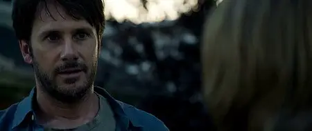 Dark Skies (2013)