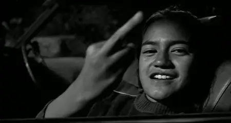 Taika Waititi - Two cars one night (2003)