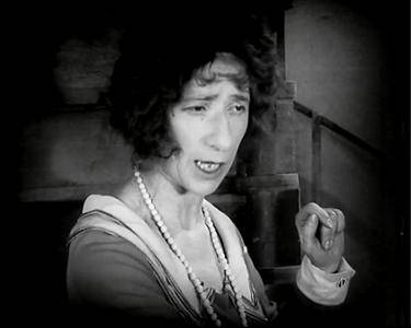 Devushka s korobkoy / The Girl with the Hat Box / Девушка с коробкой (1927) [ReUp]