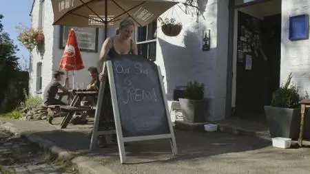 Saving Britain’s Pubs with Tom Kerridge (2020)