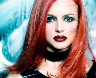 Heather Graham - Warwick Saint Photoshoot 2001