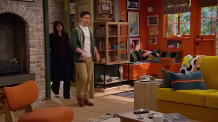 Wizards Beyond Waverly Place S01E01