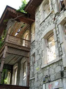 Empty and destroyed houses
