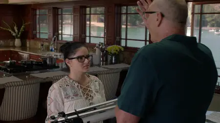 Modern Family S09E01