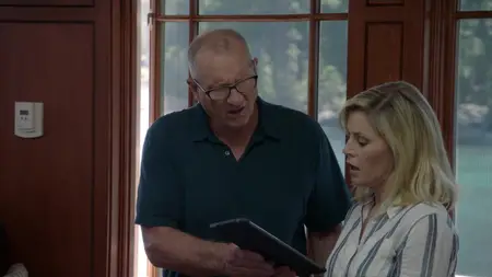 Modern Family S09E01