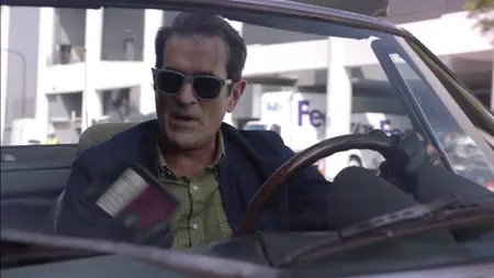 Modern Family S10E09