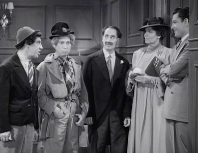 The Big Store (Charles Reisner 1941) DVD5