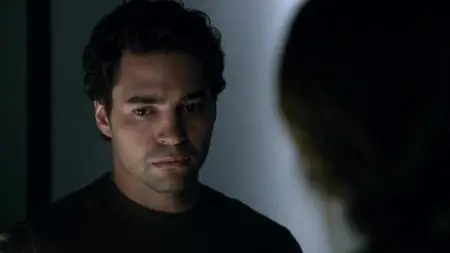 Gang Related S01E13