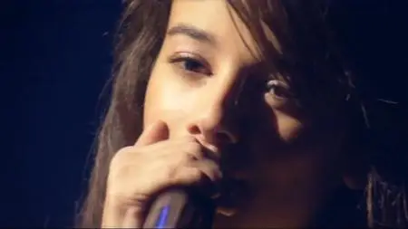Alizee En Concert - Video 2004
