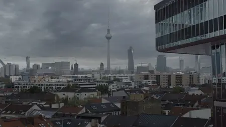 Counterpart S01E02