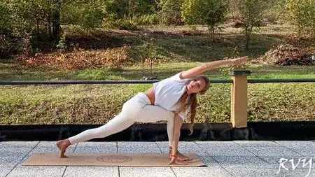 Vinyasa Yoga for stronger core, body flexibility & mobility