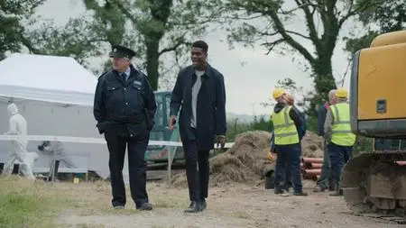 Holding S01E03