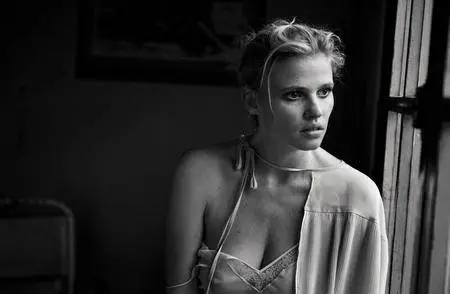 Lara Stone and Freja Beha Erichsen by Peter Lindbergh for Vogue Italia May 2016