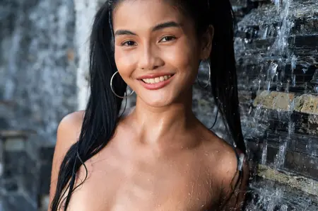 Vina Rae - Sultry Splash