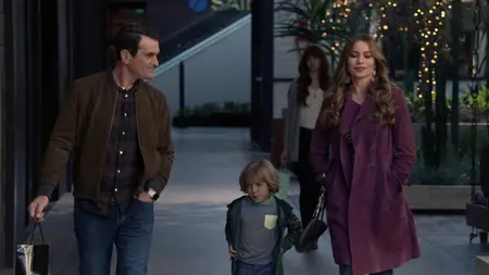 Modern Family S10E13