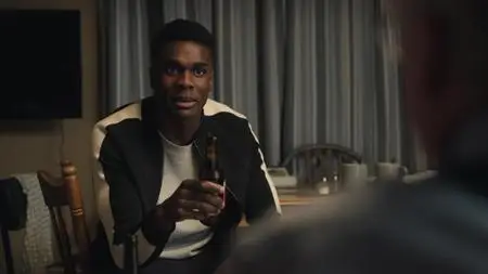 Holding S01E03