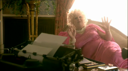 Little Britain, Season 1, episode 2: Tallest Man