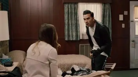 Schitt's Creek S01E01