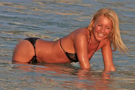 Denise Van Outen - Bikini in Dubai December 2005