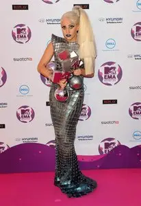 Lady Gaga - MTV European Music Awards in Belfast November 6, 2011 (part 2)