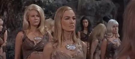 Slave Girls / Prehistoric Women (1967)