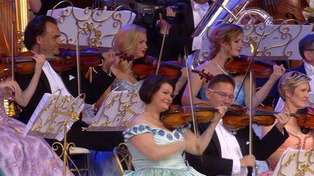 André Rieu - Falling in Love in Maastricht (2016) [BDRip 720p]