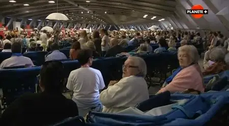 (Planète) Lourdes, tout un monde (2014)