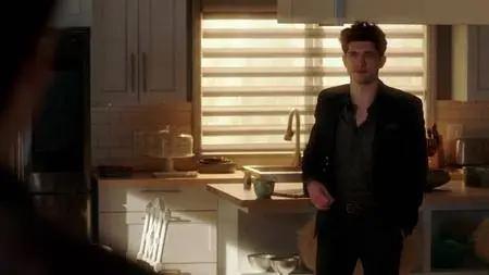 Famous in Love S02E06