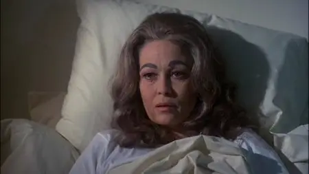 Mommie Dearest (1981)