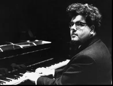 Beethoven: Piano Sonata Moonlight, Pathetique, Appassionata / John Ogdon (2002)