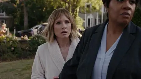 The Woman in the House Across the Street from the Girl in the Window S01E06